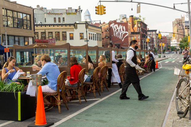 Sidewalk dining in New York City